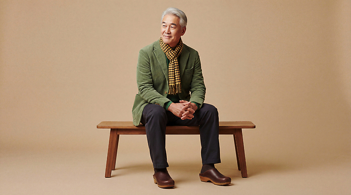 노년 남자 의자 모션 사람 성인 신체부위 CG 파일형식 AI포토 벤치 앉기 손 백그라운드 조명 옷 스타일 오브젝트 편집이미지 편집실사 JPG 의료성형뷰티 패션 할아버지 AI콘텐츠 AI인물포토