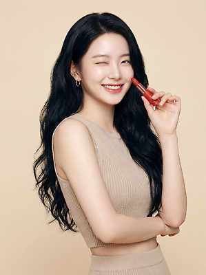 표정 사람 뷰티 화장품 CG 생태계 파일형식 AI포토 여자 립스틱 웃음 미소 촬영 백그라운드 자연 패션 헤어스타일 스타일 편집이미지 편집실사 JPG 의료성형뷰티 AI콘텐츠 AI인물포토