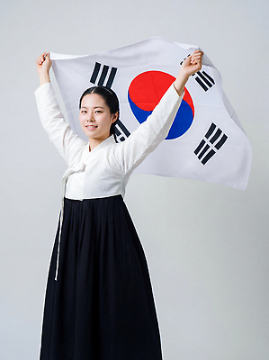 JPG 편집이미지 전통 손 옷 여자 문화 기념 한국 사람 이벤트 축제 국기 태극기 한복 의료성형뷰티 편집실사 AI인물포토 AI콘텐츠 한국전통 아시아 신체부위 전통의상 CG 파일형식 AI포토