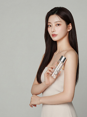 JPG 모델 편집이미지 손 여자 포즈 백그라운드 스튜디오 표정 뷰티 머리 촬영 화장품 상품 알림 피부 스킨케어 의료성형뷰티 편집실사 AI인물포토 AI콘텐츠 사람 신체부위 CG 파일형식 AI포토