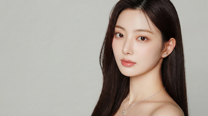 JPG 모델 편집이미지 긴머리 패션 감정 목걸이 장신구 화장 카메라 촬영 뷰티풀 주목 의료성형뷰티 스타일 편집실사 AI인물포토 AI콘텐츠 헤어스타일 전자제품 뷰티 CG 파일형식 AI포토