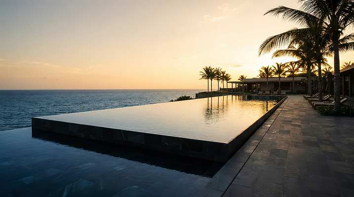 JPG 편집이미지 바다 여행 자연 하늘 리조트 휴식 수영장 풍경 해변 물 야자수 태양 고급 저녁 인피니티풀 편집실사 AI포토 AI콘텐츠 자연요소 나무 컨셉 야간 CG 생태계 파일형식