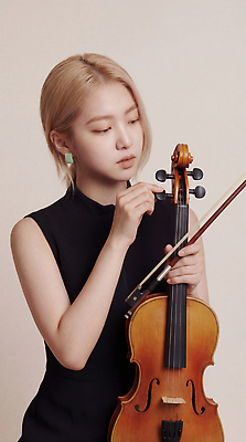 JPG 편집이미지 손 여자 악기 음악 연주 모션 소리 집중 바이올린 활 흰배경 바이올리니스트 오후 조율 의료성형뷰티 편집실사 AI인물포토 AI콘텐츠 백그라운드 컨셉 현악기 문화예술 사람 신체부위 연주자 흰색 CG 파일형식 AI포토