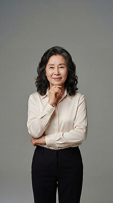 JPG 편집이미지 손 여자 감정 중년 포즈 백그라운드 생각 스튜디오 사람 팔짱 표현 비즈니스우먼 턱 의료성형뷰티 편집실사 AI인물포토 AI콘텐츠 비즈니스 모션 성인 신체부위 직장인 CG 파일형식 AI포토