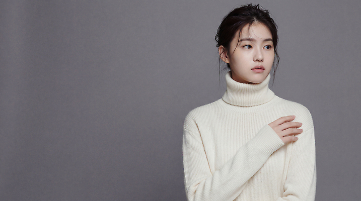 JPG 모델 편집이미지 헤어스타일 옷 여자 패션 포즈 백그라운드 생각 표정 타이포그라피 촬영 흰색 터틀넥 스웨터 의료성형뷰티 스타일 편집실사 AI인물포토 AI콘텐츠 문자 컬러 상의 사람 CG 파일형식 AI포토