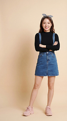 JPG 모델 편집이미지 패션 리본 포즈 운동화 티셔츠 실내 미소 캐주얼 치마 청바지 긴팔티셔츠 의료성형뷰티 스타일 편집실사 AI인물포토 AI콘텐츠 옷 신발 셔츠 바지 하의 표정 내부 CG 파일형식 AI포토