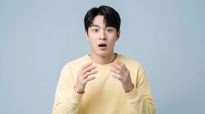 JPG 편집이미지 손 남자 감정 얼굴 백그라운드 모션 표정 사람 놀람 심리 밝은색 순간 의사소통 의료성형뷰티 편집실사 AI인물포토 AI콘텐츠 신체부위 CG 파일형식 AI포토