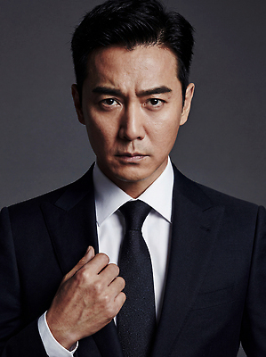 JPG 편집이미지 손 옷 남자 포즈 백그라운드 비즈니스 넥타이 표정 사람 정장 카메라 회색 비즈니스맨 집중 의료성형뷰티 스타일 편집실사 AI인물포토 AI콘텐츠 잡화 컬러 컨셉 신체부위 전자제품 직장인 CG 파일형식 AI포토