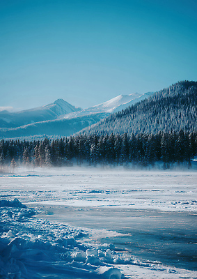 JPG 편집이미지 컬러 겨울 자연 하늘 아침 산 풍경 얼음 숲 조화 기온 설산 산맥 편집실사 AI포토 AI콘텐츠 주간 자연요소 계절 날씨 CG 생태계 파일형식
