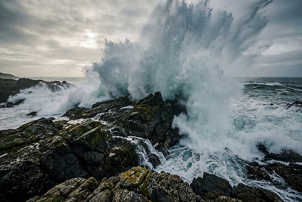 JPG 편집이미지 파도 바다 자연 하늘 바닥 해변 물 물방울 장면 폭풍 흐림 편집실사 AI포토 AI콘텐츠 자연요소 날씨 CG 생태계 파일형식
