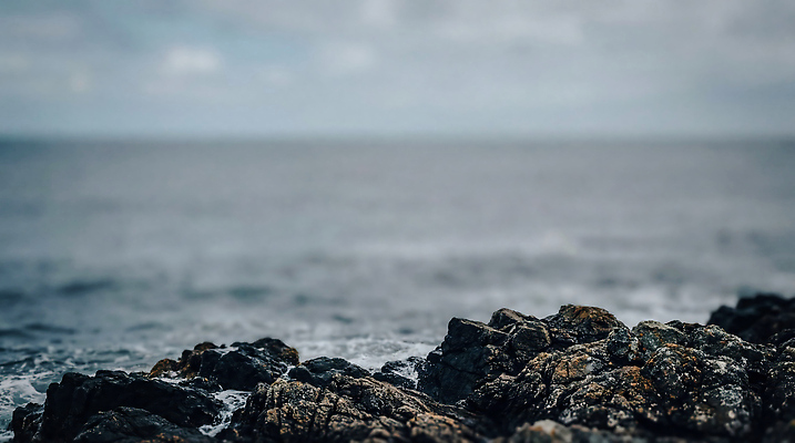 JPG 편집이미지 파도 바다 여행 자연 하늘 바람 풍경 해변 물 여름 소리 흐림 수평선 편집실사 AI포토 AI콘텐츠 자연요소 계절 날씨 CG 생태계 파일형식