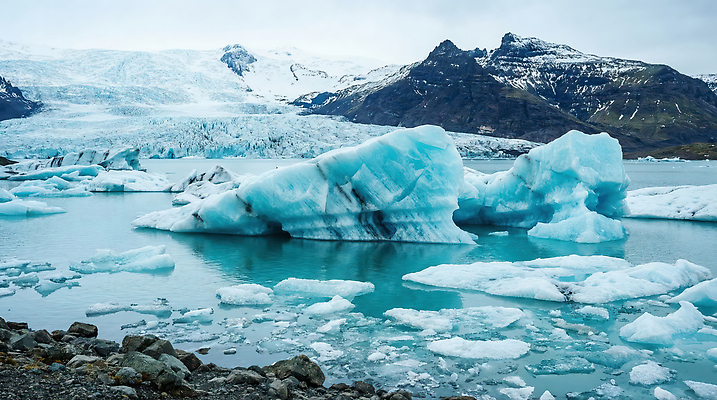 JPG 편집이미지 호수 자연 날씨 산 풍경 물 관광지 얼음 탐험 생태계 빙하 지형 편집실사 AI포토 AI콘텐츠 자연요소 여행 CG 파일형식