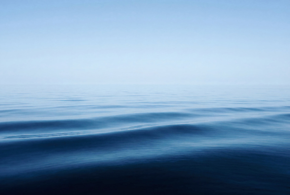 JPG 편집이미지 바다 자연 하늘 아침 풍경 물 파란색 수면 수조 조화 수평선 차분 이미지편집 AI컴퓨터그래픽 AI콘텐츠 주간 자연요소 컬러 컨셉 생태계 파일형식