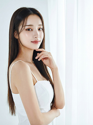 JPG 모델 편집이미지 옷 여자 포즈 조명 실내 미소 촬영 단순화된 뷰티풀 의료성형뷰티 스타일 차분 편집실사 AI인물포토 AI콘텐츠 컨셉 표정 사람 내부 CG 파일형식 AI포토