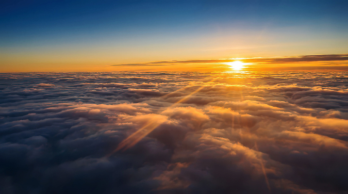 JPG 구름 편집이미지 자연 하늘 아침 밝음 풍경 빛 태양 일출 대기 번짐 수평선 편집실사 AI컴퓨터그래픽 AI콘텐츠 주간 자연요소 노을 CG 생태계 파일형식 효과