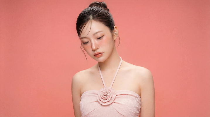 JPG 모델 편집이미지 드레스 여자 패션 분홍색 포즈 백그라운드 뷰티 머리카락 머리 사진촬영 의료성형뷰티 스타일 편집실사 AI인물포토 AI콘텐츠 옷 컬러 사람 신체부위 촬영 CG 파일형식 AI포토