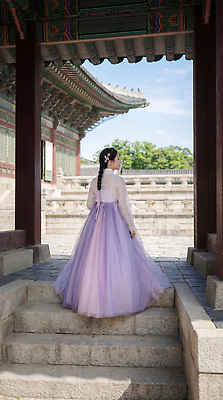 JPG 편집이미지 전통 건축물 여자 문화 한국 풍경 계단 사진촬영 궁전 뒤돌아보기 역사 전통의상 한복 뷰티풀 편집포토 의료성형뷰티 편집실사 AI인물포토 AI콘텐츠 한국전통 건축 아시아 고건축 모션 사람 촬영 CG 파일형식 AI포토