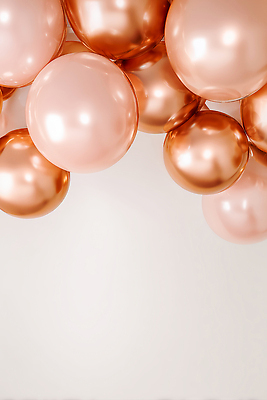 JPG 모양 편집이미지 컬러 조명 실내 이벤트 장식 반사 파티 공간 크기 준비 천장 풍선 대칭 로즈골드 이미지편집 AI컴퓨터그래픽 AI콘텐츠 내부 파일형식