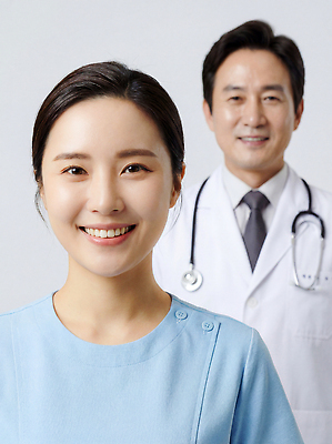 JPG 편집이미지 의학 협력 건강 병원 웃음 치료 진료 환자 간호사 의사 도움 평가 의료성형뷰티 편집실사 AI인물포토 AI콘텐츠 컨셉 표정 의료진 CG 파일형식 AI포토