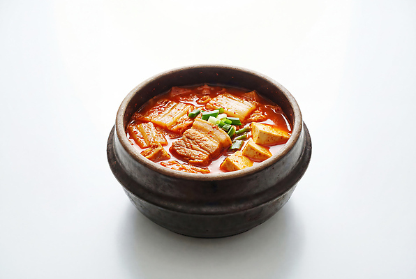 JPG 편집이미지 음식 재료 한국 육류 요리 주방 전통음식 두부 국물 파 돌솥 김치찌개 돼지고기김치찌개 편집실사 AI포토 AI콘텐츠 전통 아시아 채소 식재료 찌개 CG 파일형식