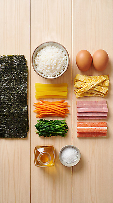 JPG 편집이미지 채소 재료 밥 오이 계란 당근 김 준비 김밥 햄 소금 나무판자 시금치 편집실사 AI포토 AI콘텐츠 음식 뿌리채소 육류 목재 알 해조류 CG 파일형식