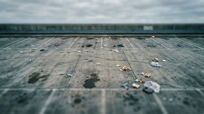 JPG 편집이미지 종이 하늘 거리 바닥 풍경 환경 쓰레기통 도시 오염 쓰레기 플라스틱 청소 분리수거 콘크리트 편집실사 AI컴퓨터그래픽 AI콘텐츠 재질 CG 파일형식