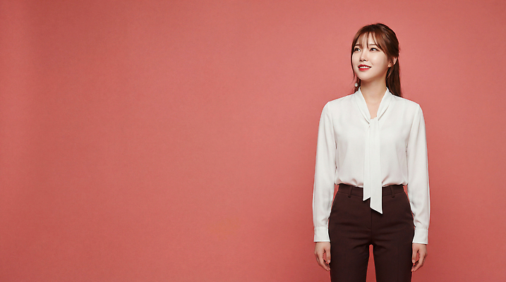 JPG 편집이미지 여자 패션 분홍색 포즈 백그라운드 바지 모션 표정 앞모습 비즈니스우먼 오브젝트 블라우스 의료성형뷰티 스타일 편집실사 AI인물포토 AI콘텐츠 뷰포인트 컬러 상의 비즈니스 하의 사람 직장인 CG 파일형식 AI포토