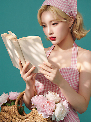 JPG 편집이미지 원피스 여자 꽃 얼굴 분홍색 백그라운드 두건 생활 책 독서 소풍 바구니 봄 공간 시간 체크무늬 의료성형뷰티 편집실사 AI인물포토 AI콘텐츠 식물 옷 계절 컬러 무늬 사람 신체부위 야외활동 CG 파일형식 AI포토