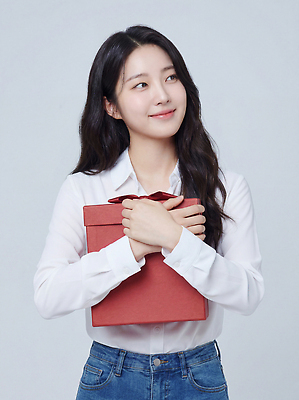 JPG 편집이미지 옷 여자 감정 생각 안기 표정 선물 미소 사람 선물상자 희망 행운 이미지 의료성형뷰티 편집실사 AI인물포토 AI콘텐츠 컨셉 모션 상자 CG 파일형식 AI포토