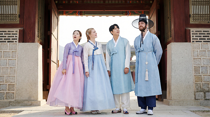 JPG 외국인 편집이미지 전통 옷 문화 여행 기념 한국 이야기 이벤트 궁전 한복 전통체험 의료성형뷰티 편집실사 AI인물포토 AI콘텐츠 한국전통 아시아 고건축 인종 체험 전통의상 CG 파일형식 AI포토