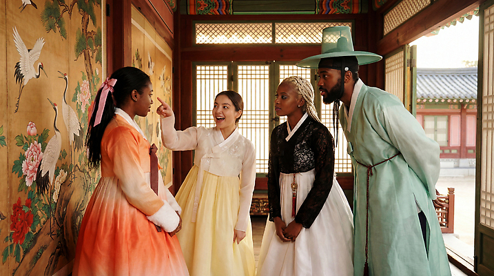 한국전통 계절 감정 아시아 고건축 말하기 전통의상 CG 그림 파일형식 AI포토 궁전 한복 사람 대화 문화 전통 즐거움 컬러 벽화 사계절 옷 한국 편집이미지 편집실사 JPG 의료성형뷰티 AI인물포토 AI콘텐츠