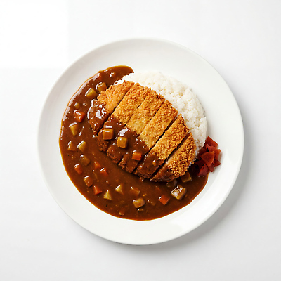 JPG 편집이미지 접시 한식 음식 재료 요리 식사 맛 돈가스 저녁 피클 점심 카레 쌀밥 카레돈가스 바삭바삭 편집실사 AI포토 AI콘텐츠 식기 컨셉 밥 커틀릿 야간 CG 절임 파일형식