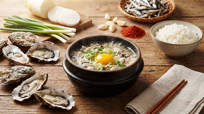 JPG 편집이미지 바다 재료 조개 마늘 요리 식사 소고기 굴 맛 오징어 파 갯벌 쌀밥 굴국밥 조개국 편집실사 AI포토 AI콘텐츠 컨셉 채소 밥 어패류 연체동물 육류 수중동물 CG 국물 국밥 파일형식