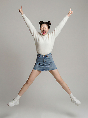 감정 신발 상의 모션 하의 표정 신체부위 CG 파일형식 AI포토 점프 기쁨 웃음 스웨터 치마 운동화 팔 백그라운드 행복 표현 찡그림 편집실사 JPG 편집이미지 의료성형뷰티 AI인물포토 AI콘텐츠