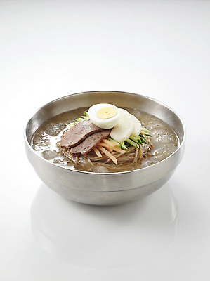 JPG 편집이미지 한식 음식 재료 여름음식 오이 육류 요리 계란 식사 소고기 면류 무 냉면 국물 물냉면 편집실사 AI포토 AI콘텐츠 채소 식재료 뿌리채소 알 CG 파일형식 여름_계절