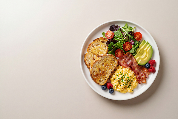 JPG 편집이미지 접시 음식 빵 과일 방울토마토 식사 샐러드 아침식사 블루베리 브런치 산딸기 베이컨 아보카도 건강식 스크램블 저칼로리 편집실사 AI포토 AI콘텐츠 식기 토마토 돼지고기 계란요리 CG 파일형식