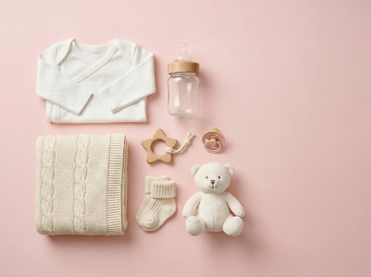 JPG 편집이미지 옷 인형 분홍색 양말 장난감 곰인형 아기용품 아기 신생아 출산 젖병 담요 노리개젖꼭지 오브젝트 유아복 아기양말 편집실사 AI포토 AI콘텐츠 컬러 사람 CG 파일형식