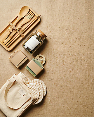 JPG 편집이미지 포크 재료 탁자 주방용품 유리병 쟁반 주방 숟가락 오브젝트 설정 에코백 친환경제품 ESG 편집실사 AI포토 AI콘텐츠 식기 가구 생활용품 가방 병_용기 수저 CG 에코 친환경 경영 파일형식