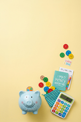 JPG 편집이미지 교육 돈 장신구 탁자 관리 금융 학습 숫자 사무용품 자료 저축 돼지저금통 저금통 계산기 도전 편집실사 AI포토 AI콘텐츠 문자 가구 문구용품 경제 장비 재산 CG 파일형식