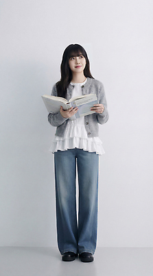 JPG 편집이미지 여자 패션 웃음 사람 일상 책 머리카락 공간 읽기 의료성형뷰티 스타일 편집실사 AI인물포토 AI콘텐츠 모션 표정 라이프 머리 CG 파일형식 AI포토