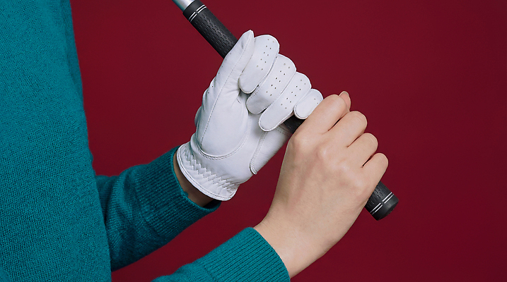 JPG 편집이미지 손 스포츠 포즈 장갑 골프 모션 바닥 운동 장비 골프웨어 연습 클럽 준비 의료성형뷰티 편집실사 AI인물포토 AI콘텐츠 잡화 옷 건강 신체부위 구기 CG 파일형식 AI포토