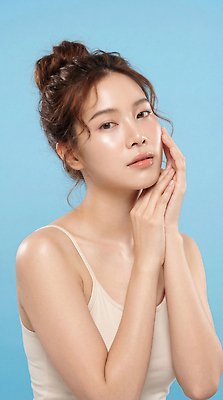 JPG 모델 편집이미지 손 여자 감정 얼굴 포즈 백그라운드 조명 미소 파란색 뷰티 피부 의료성형뷰티 스타일 편집실사 AI인물포토 AI콘텐츠 컬러 표정 사람 신체부위 CG 파일형식 AI포토