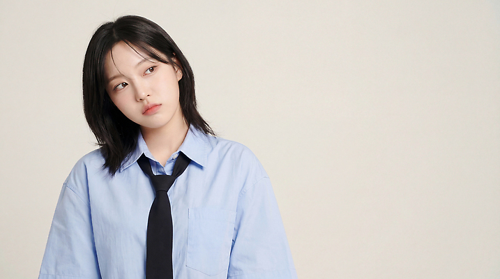 JPG 편집이미지 여자 패션 포즈 백그라운드 넥타이 실내 표정 정장 화장 머리 주목 의료성형뷰티 스타일 편집실사 AI인물포토 AI콘텐츠 잡화 옷 사람 내부 신체부위 뷰티 CG 파일형식 AI포토