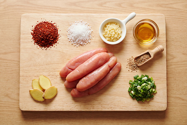 JPG 편집이미지 음식 재료 주택 요리 주방 식사 소시지 조리대 소금 깨 생강 쪽파 고춧가루 명란젓 참기름 편집실사 AI포토 AI콘텐츠 채소 식재료 건물 조미료 가공식품 기름_음식 가루 CG 파 젓갈 파일형식