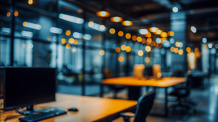 JPG 편집이미지 탁자 조명 기술 전자제품 컴퓨터 사무실 환경 공간 업무 작업 책상 직원 모던 야근 편집실사 AI포토 AI콘텐츠 가구 비즈니스 CG 파일형식