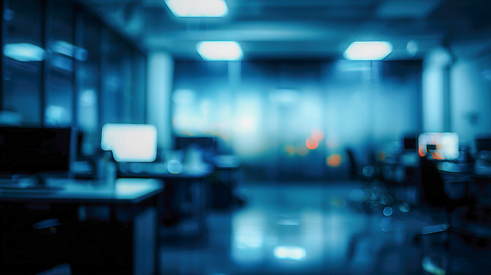 JPG 편집이미지 의자 조명 직장 컴퓨터 사무실 환경 스크린 어둠 고요 공간 작업 사무 퇴근 야근 편집실사 AI포토 AI콘텐츠 가구 회사 비즈니스 전자제품 업무 CG 출퇴근 파일형식