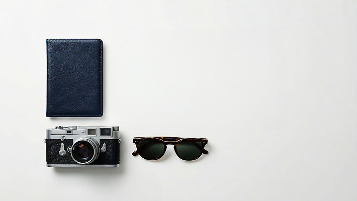 JPG 편집이미지 안경 여행 백그라운드 카메라 다이어리 촬영 탐험 흰색 기록 일기 상품 오브젝트 준비 편집실사 AI포토 AI콘텐츠 잡화 컬러 전자제품 사무용품 CG 파일형식