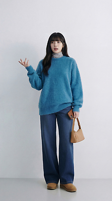 JPG 편집이미지 옷 여자 패션 포즈 백그라운드 가방 장신구 손짓 유행 카메라 청바지 표현 털실 스웨터 의료성형뷰티 스타일 편집실사 AI인물포토 AI콘텐츠 잡화 상의 바지 모션 사람 전자제품 실 CG 파일형식 AI포토