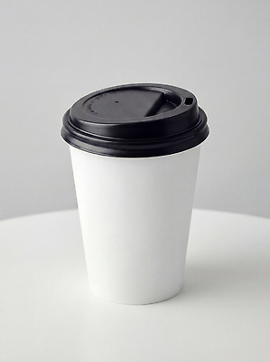 JPG 편집이미지 디자인 음료 탁자 컵 빛 깨끗함 검은색 카페 뚜껑 흰색 종이컵 준비 테이크아웃 테이크아웃컵 편집실사 AI포토 AI콘텐츠 식기 컬러 가구 컨셉 상점 일회용 CG 파일형식