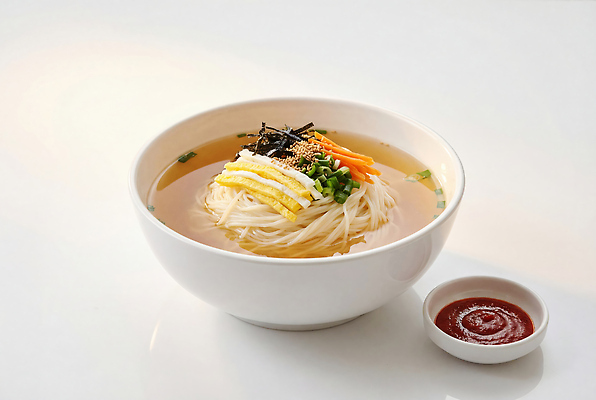 JPG 편집이미지 한식 요리 식사 면류 고추장 냄비 국수 국물 잔치국수 편집실사 AI포토 AI콘텐츠 음식 양념 솥 CG 파일형식